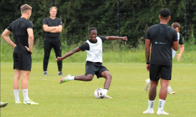 Done deal: Ex-Chelsea youth teamer Makanjuola joins Scunthorpe United on dual registration :: All Nigeria Soccer