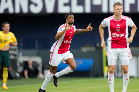 Hale End product Akpom finally makes his competitive debut for Ajax Amsterdam :: All Nigeria Soccer