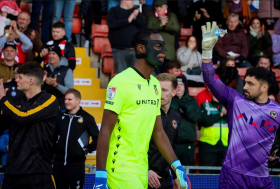‘Pulled off two really good saves’ – Parkinson praises Arsenal loanee Okonkwo after 7th clean sheet 