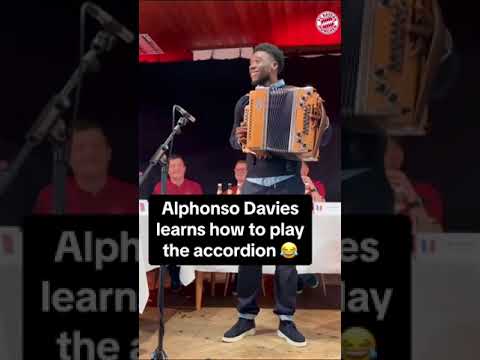 Alphonso Davies is a man of many talents 😂🎶 (via @FC Bayern/TT) #shorts