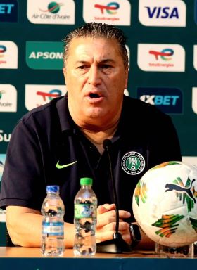 Peseiro reveals what Leicester coach and medical team told him about Iheanacho; all but one player in camp 